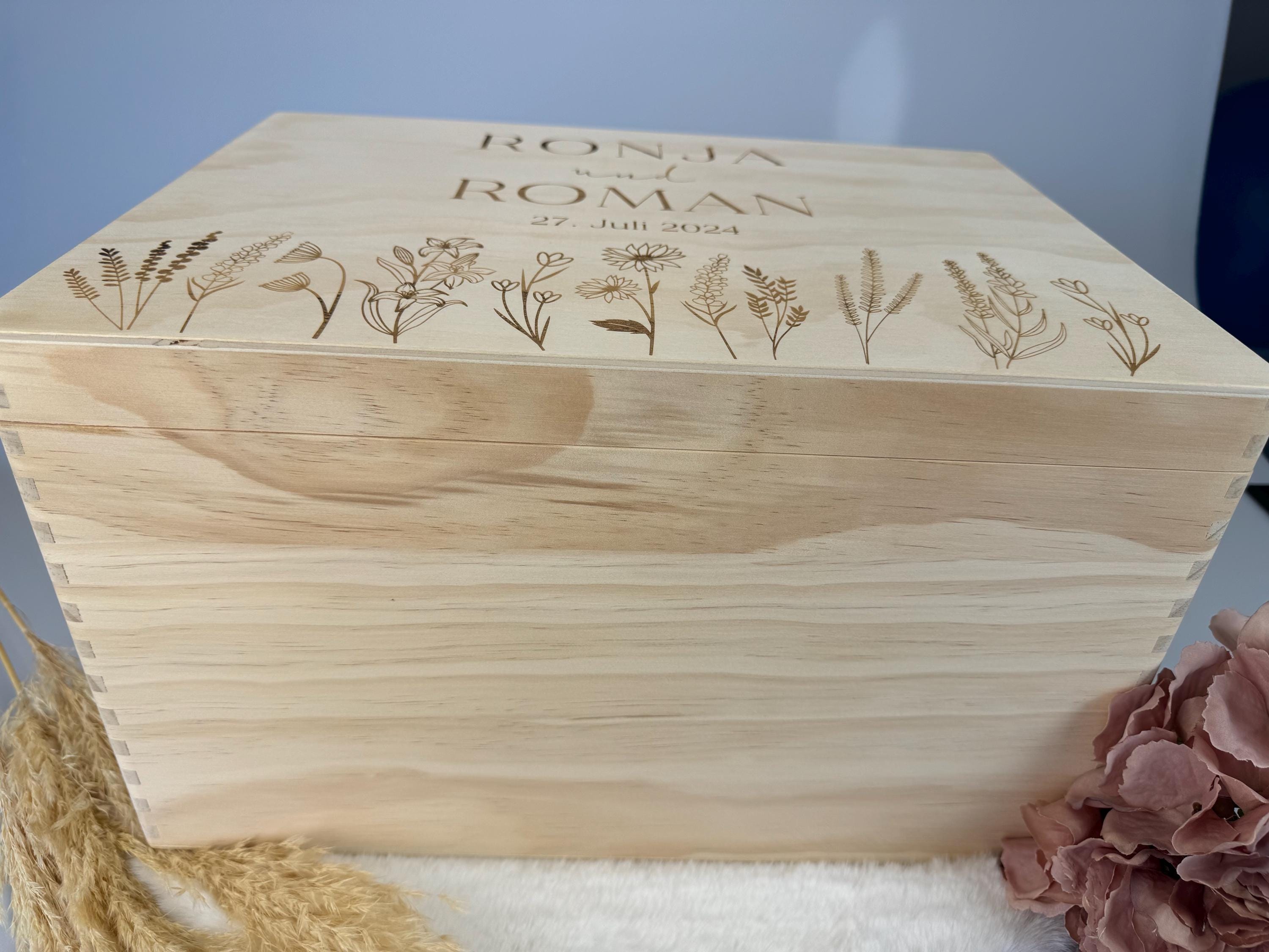 Hochzeitsgeschenk personalisiert, Erinnerungsbox aus Holz, personalisierte Kiste, Holzkiste, Aufbewahrung, Geschenk Hochzeit, Hochzeitspost