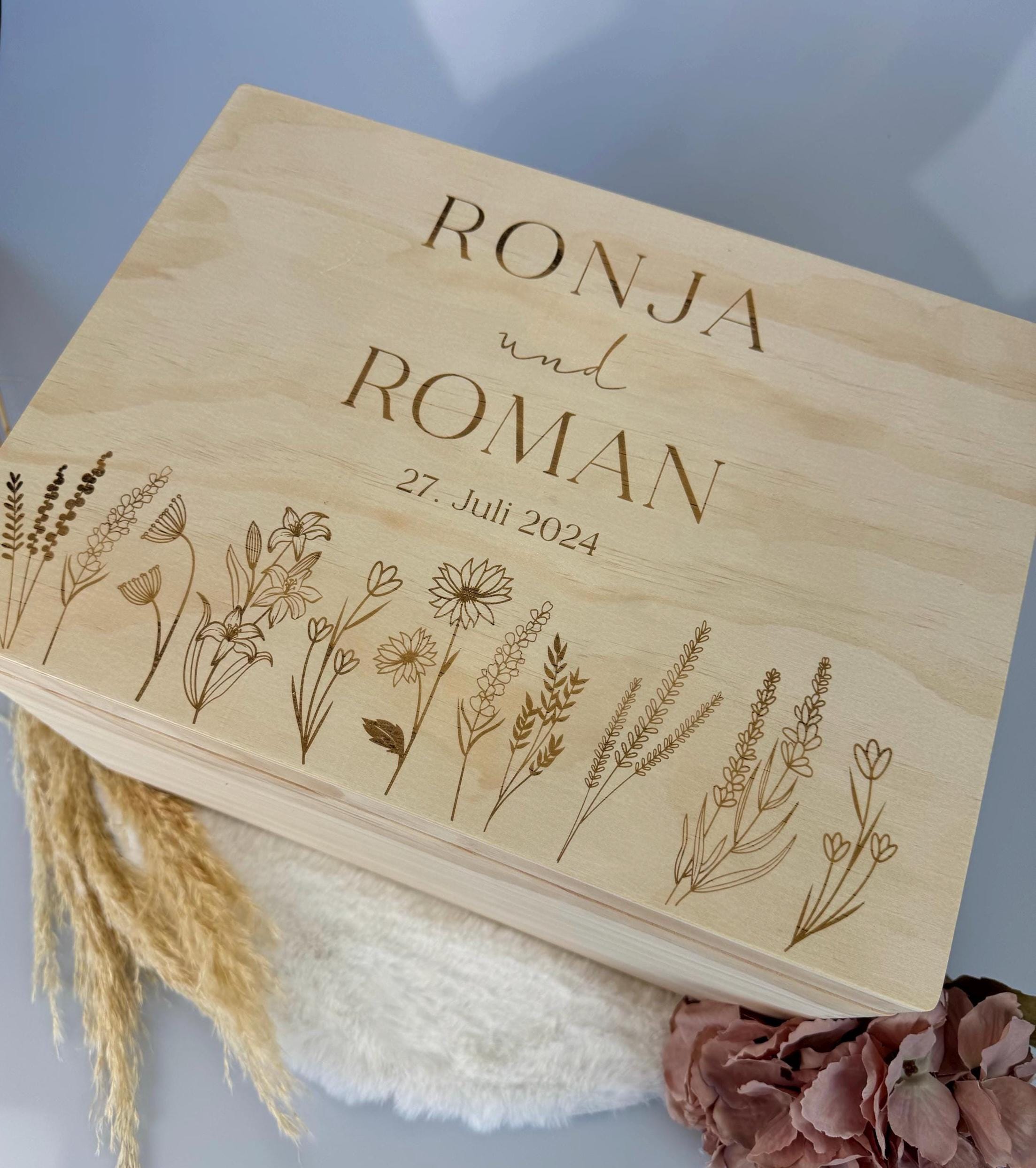 Hochzeitsgeschenk personalisiert, Erinnerungsbox aus Holz, personalisierte Kiste, Holzkiste, Aufbewahrung, Geschenk Hochzeit, Hochzeitspost