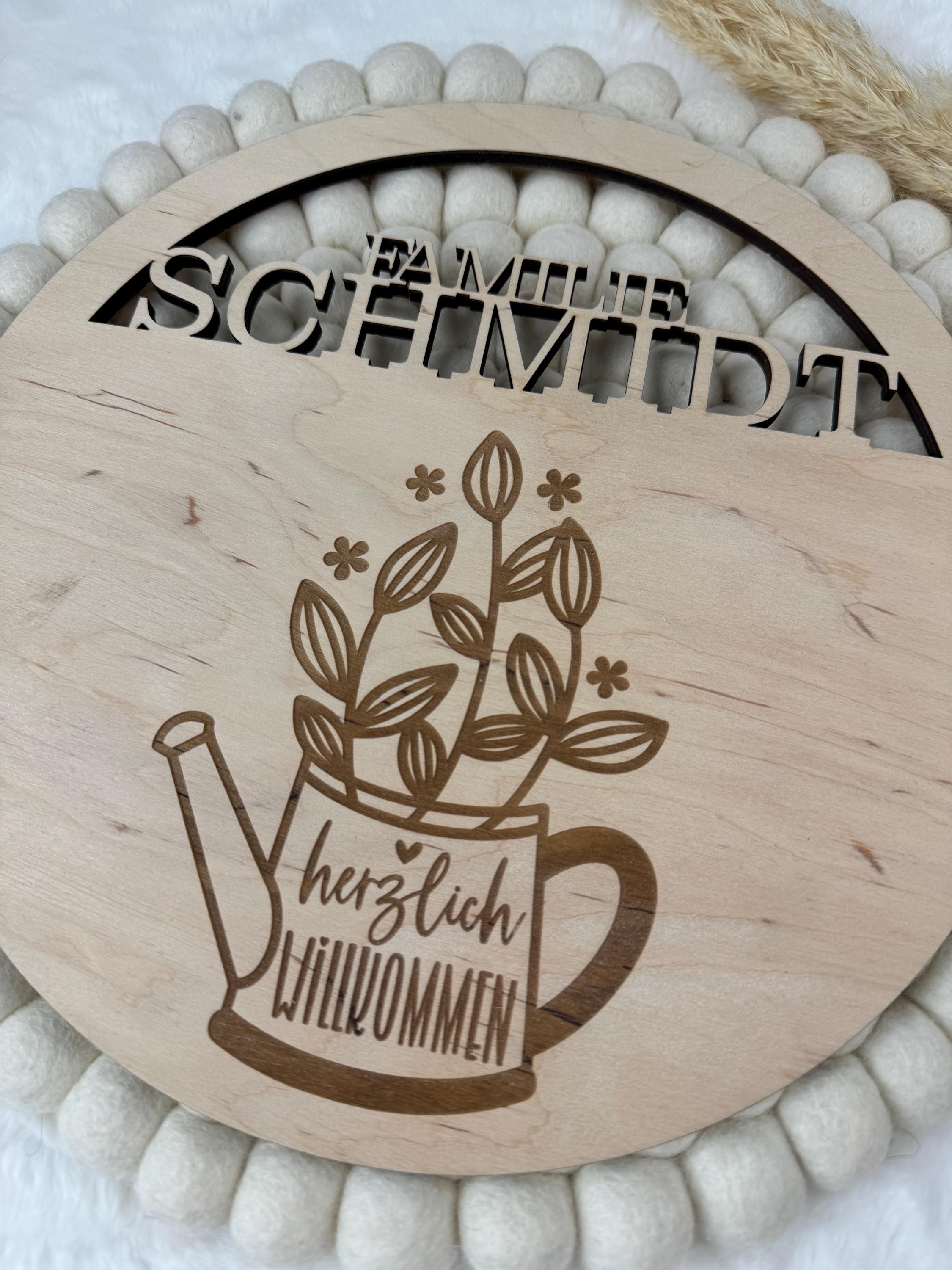 Personalisiertes Holzschild für die Haustür – Holzring mit Familiennamen | Willkommensschild „Herzlich Willkommen“