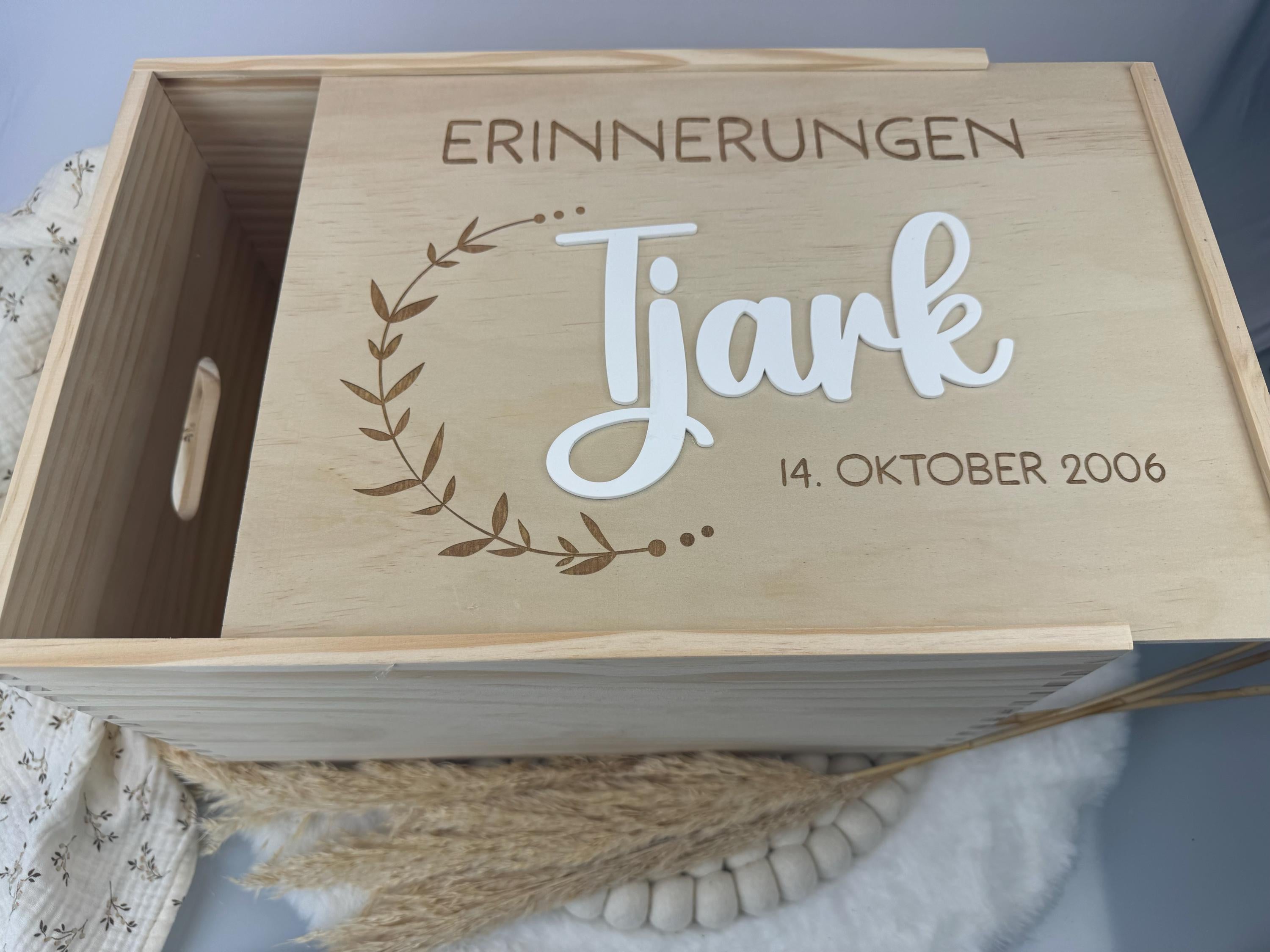 Personalisierte Erinnerungskiste aus Holz mit Namen, Baby Erinnerungskiste Gravur, Geschenk Geburt Taufe Baby, Erinnerungsbox Kind