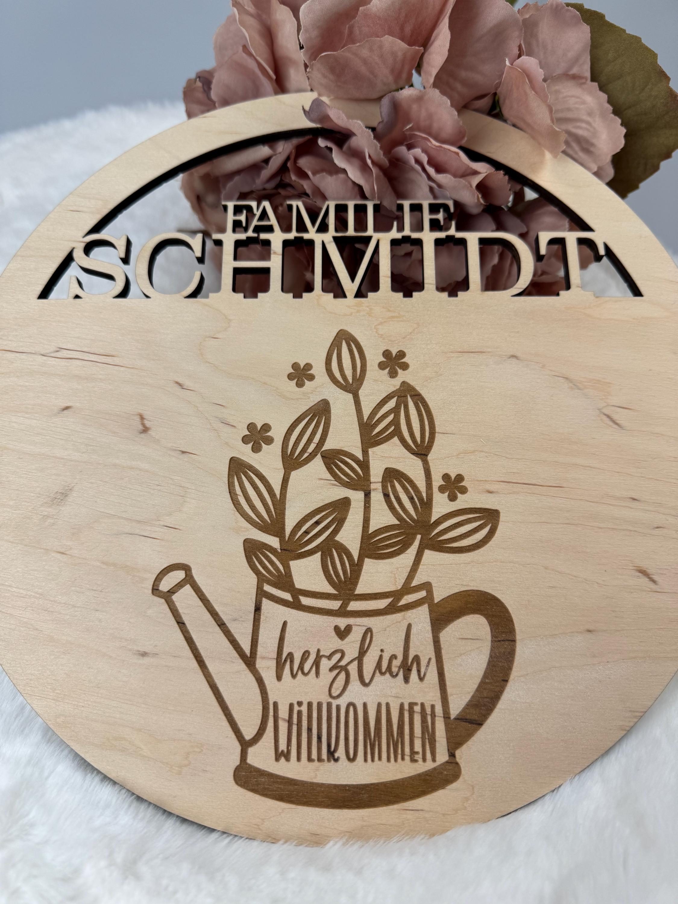 Personalisiertes Holzschild für die Haustür – Holzring mit Familiennamen | Willkommensschild „Herzlich Willkommen“