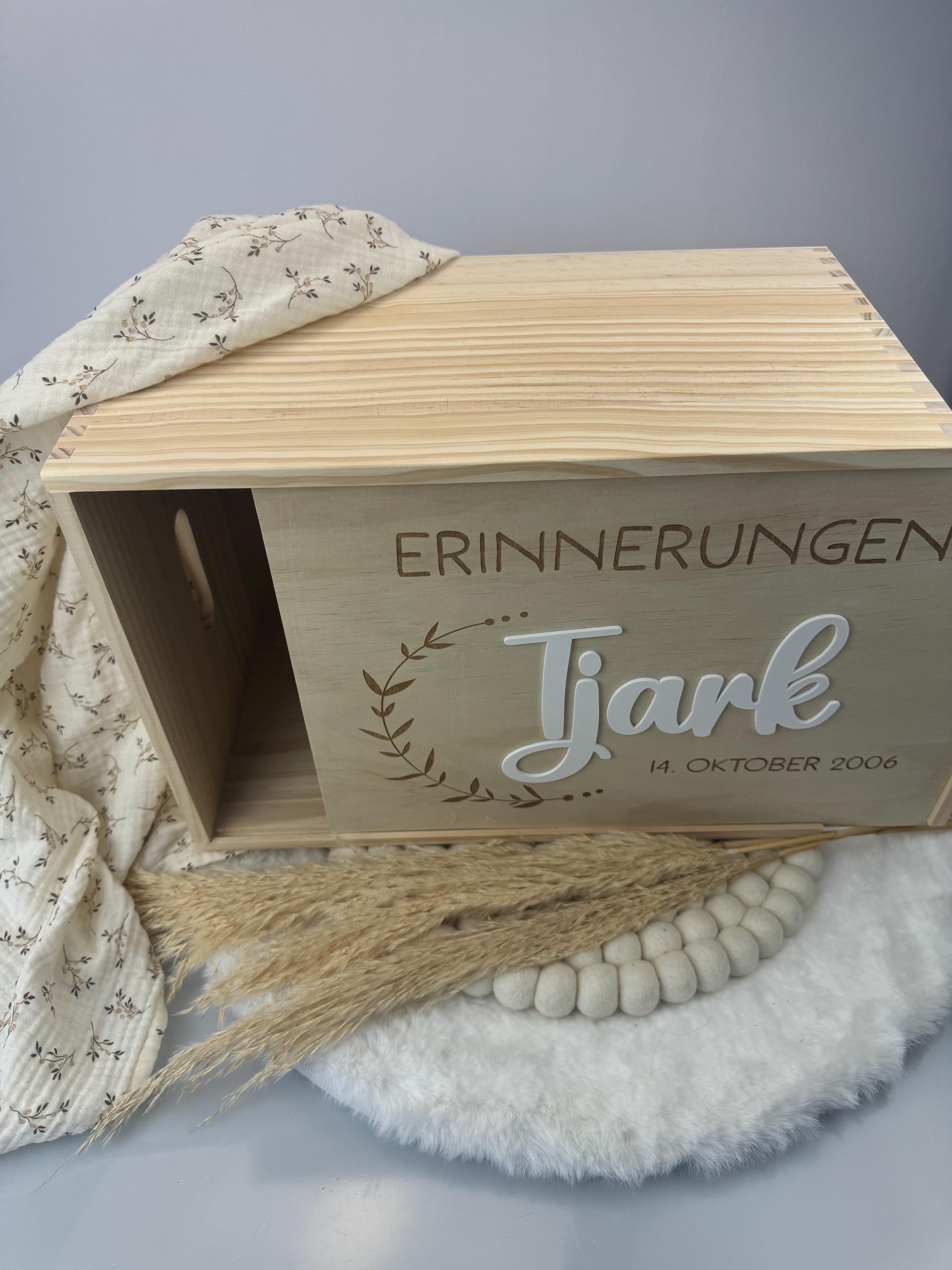 Personalisierte Erinnerungskiste aus Holz mit Namen, Baby Erinnerungskiste Gravur, Geschenk Geburt Taufe Baby, Erinnerungsbox Kind