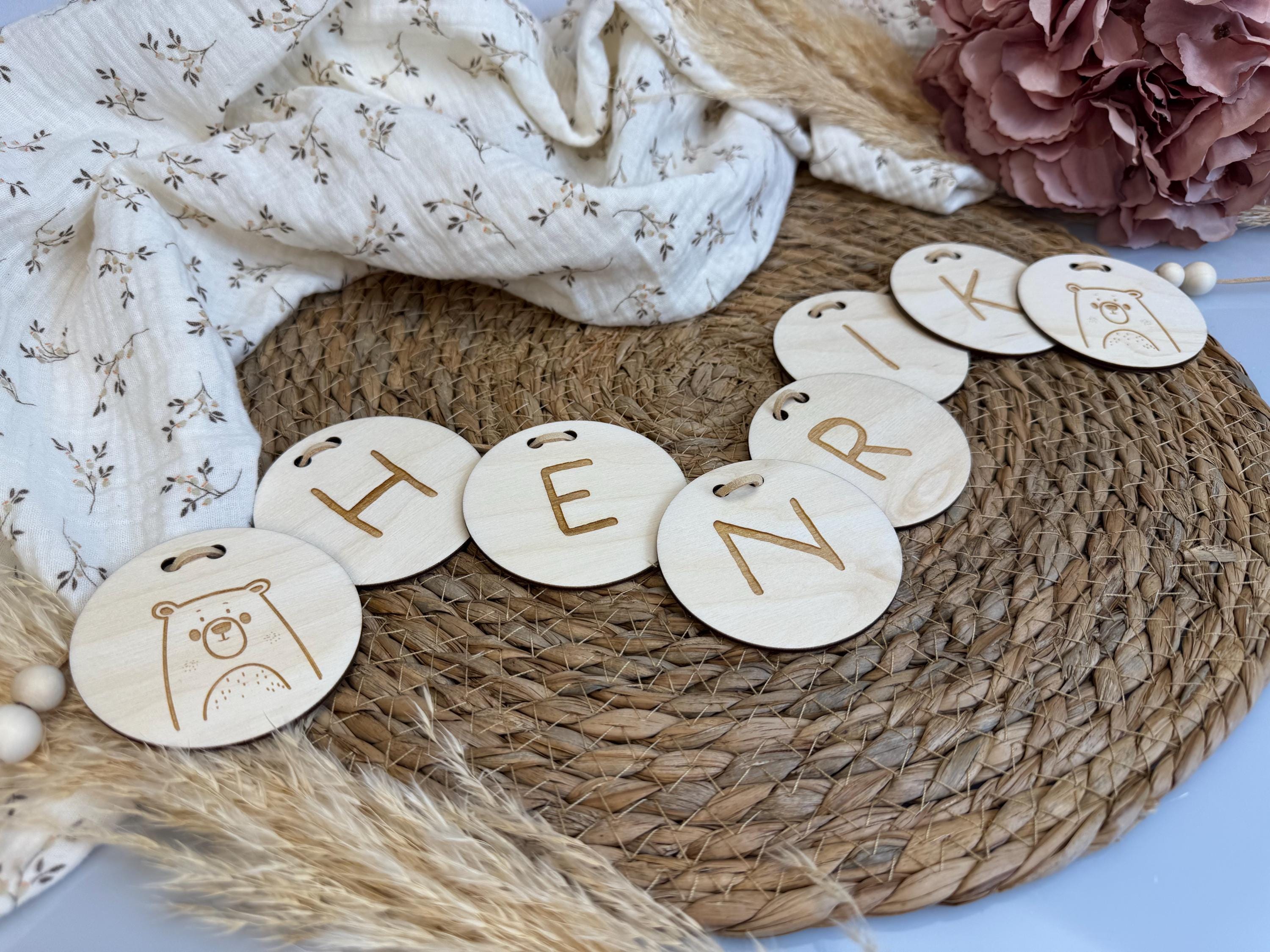 Personalisierte Wimpelkette aus Holz mit Namen, Namenskette Kinderzimmer Deko, Baby Girlande Holz, Geschenk Geburt Babyparty Taufe