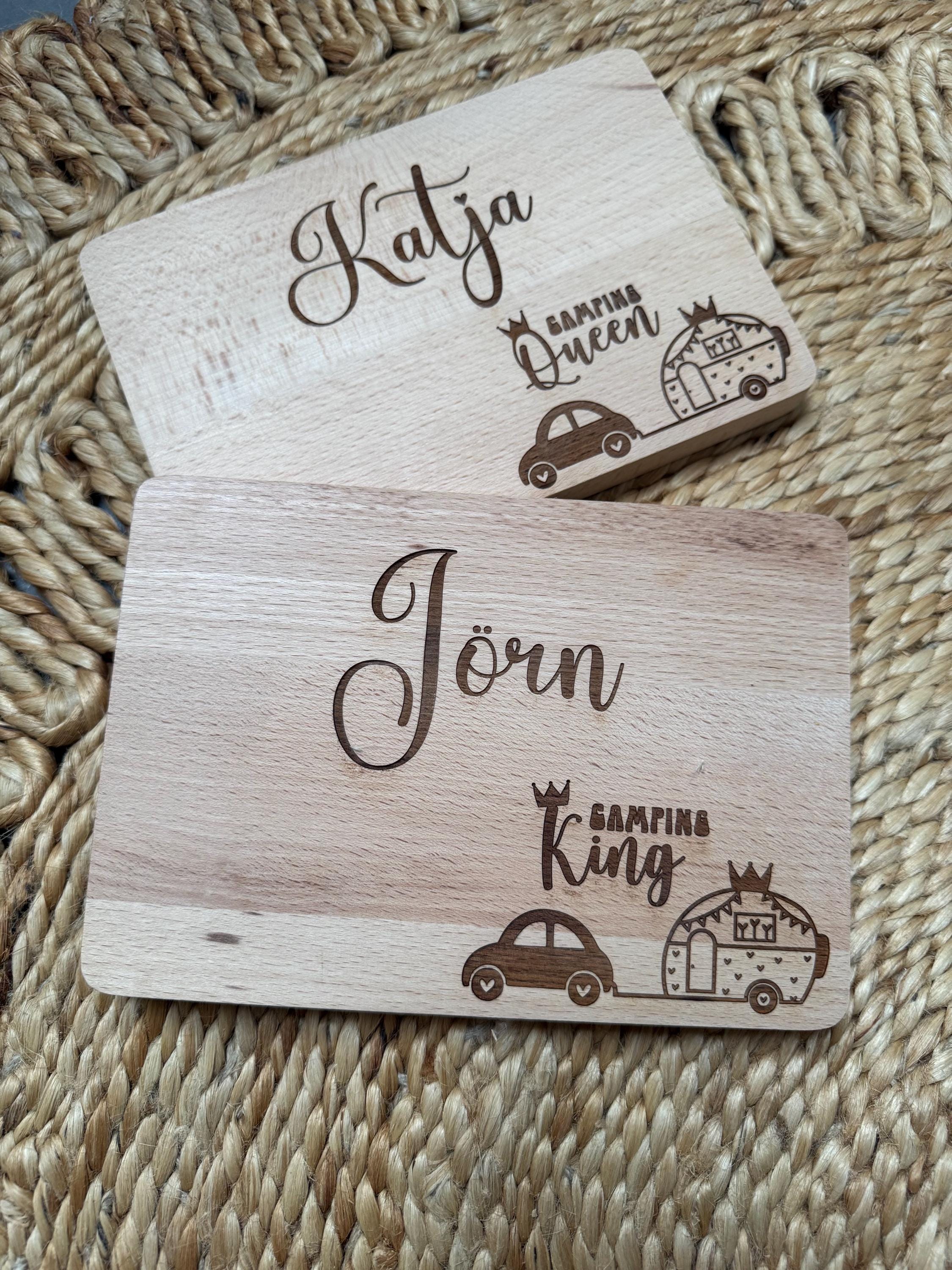 Personalisiertes Camping Frühstücksbrett mit Name aus Holz, Brettchen Camping Geschenk, Frühstücksbrett Camper Wohnmobil