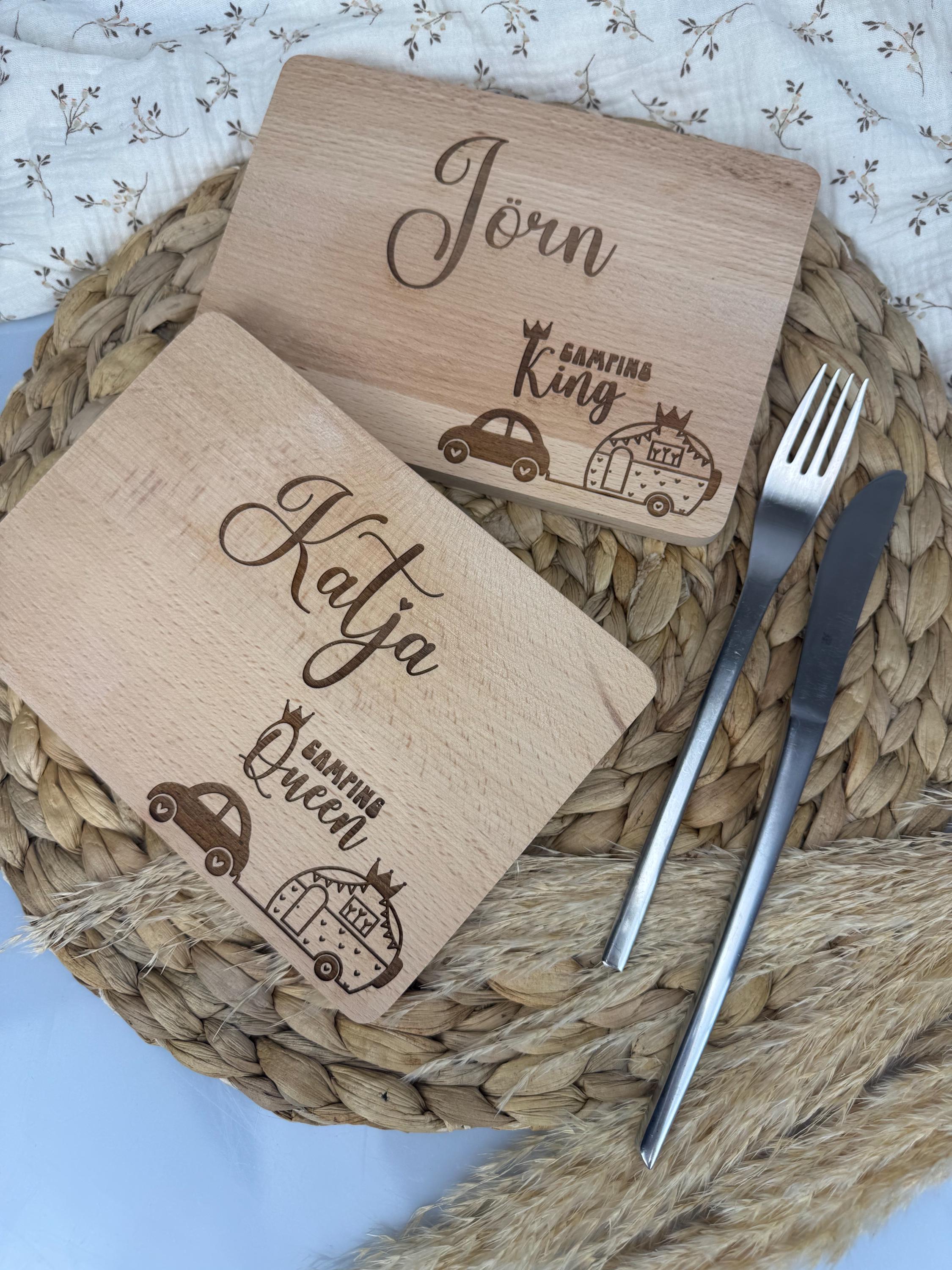 Personalisiertes Camping Frühstücksbrett mit Name aus Holz, Brettchen Camping Geschenk, Frühstücksbrett Camper Wohnmobil