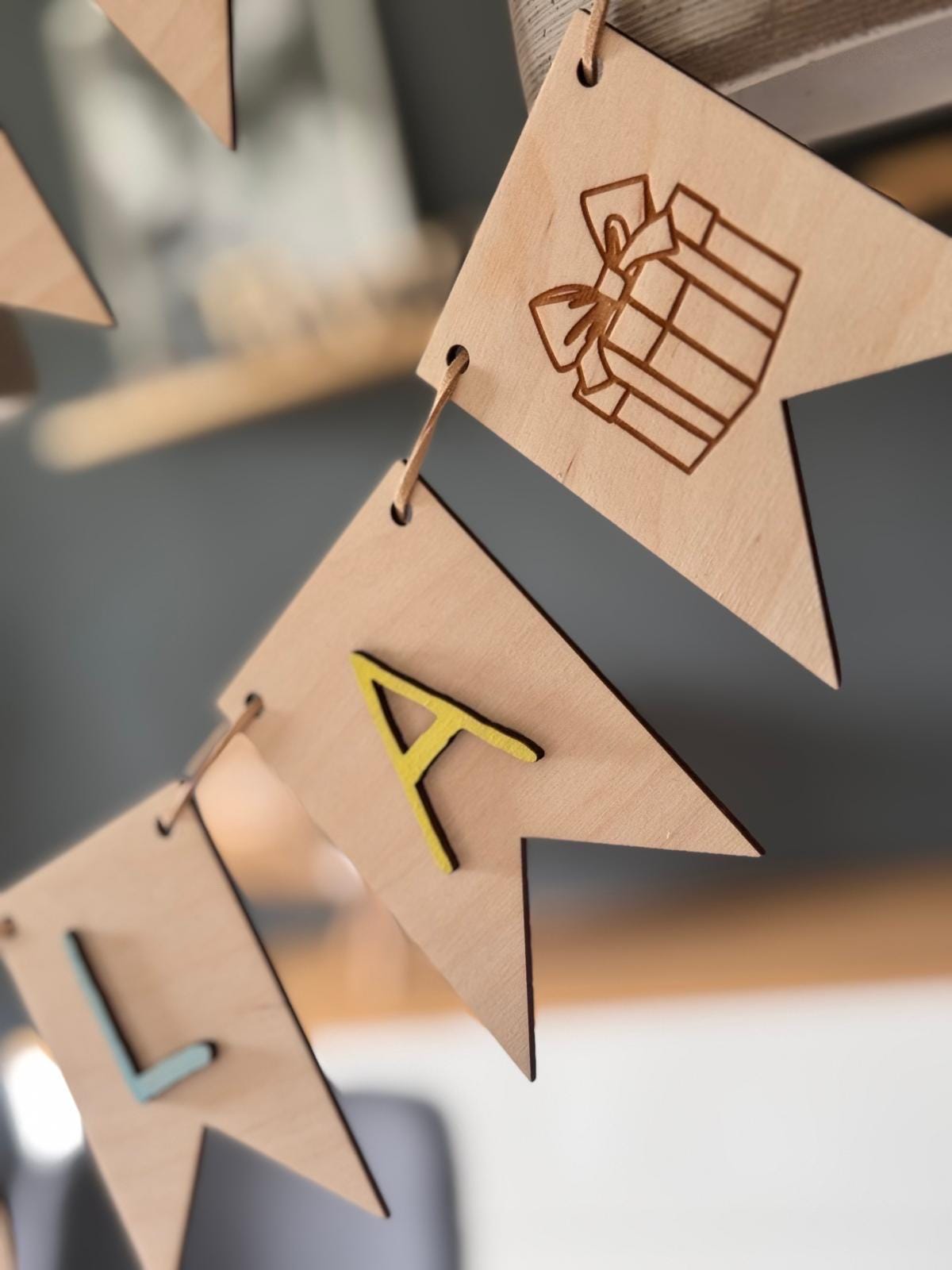 Geburtstag Kind Geburtstags Girlande Wimpelkette personalisiert Happy Birthday Namensgirlande aus Holz Kindergeburtstag Deko