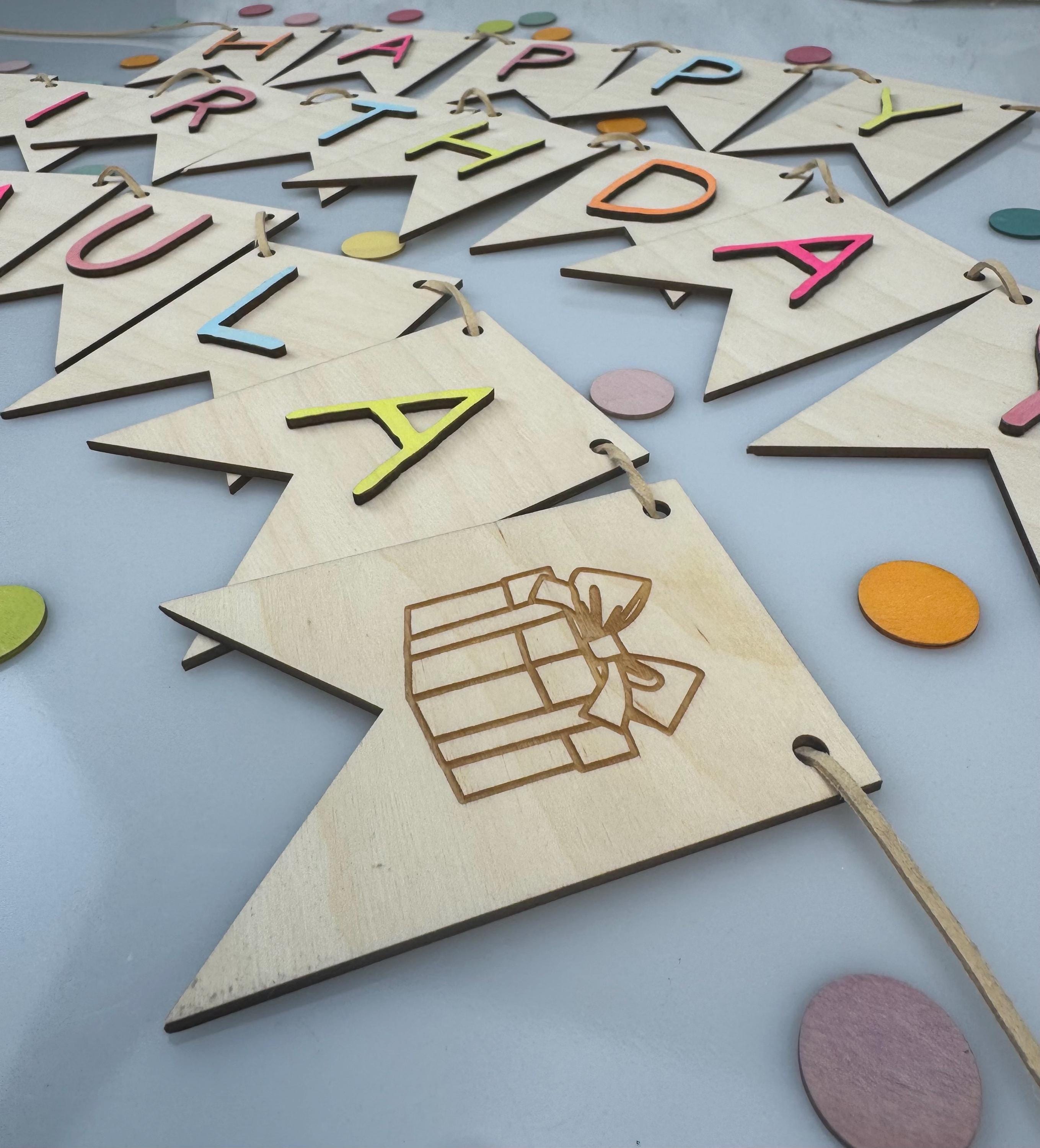 Geburtstag Kind Geburtstags Girlande Wimpelkette personalisiert Happy Birthday Namensgirlande aus Holz Kindergeburtstag Deko
