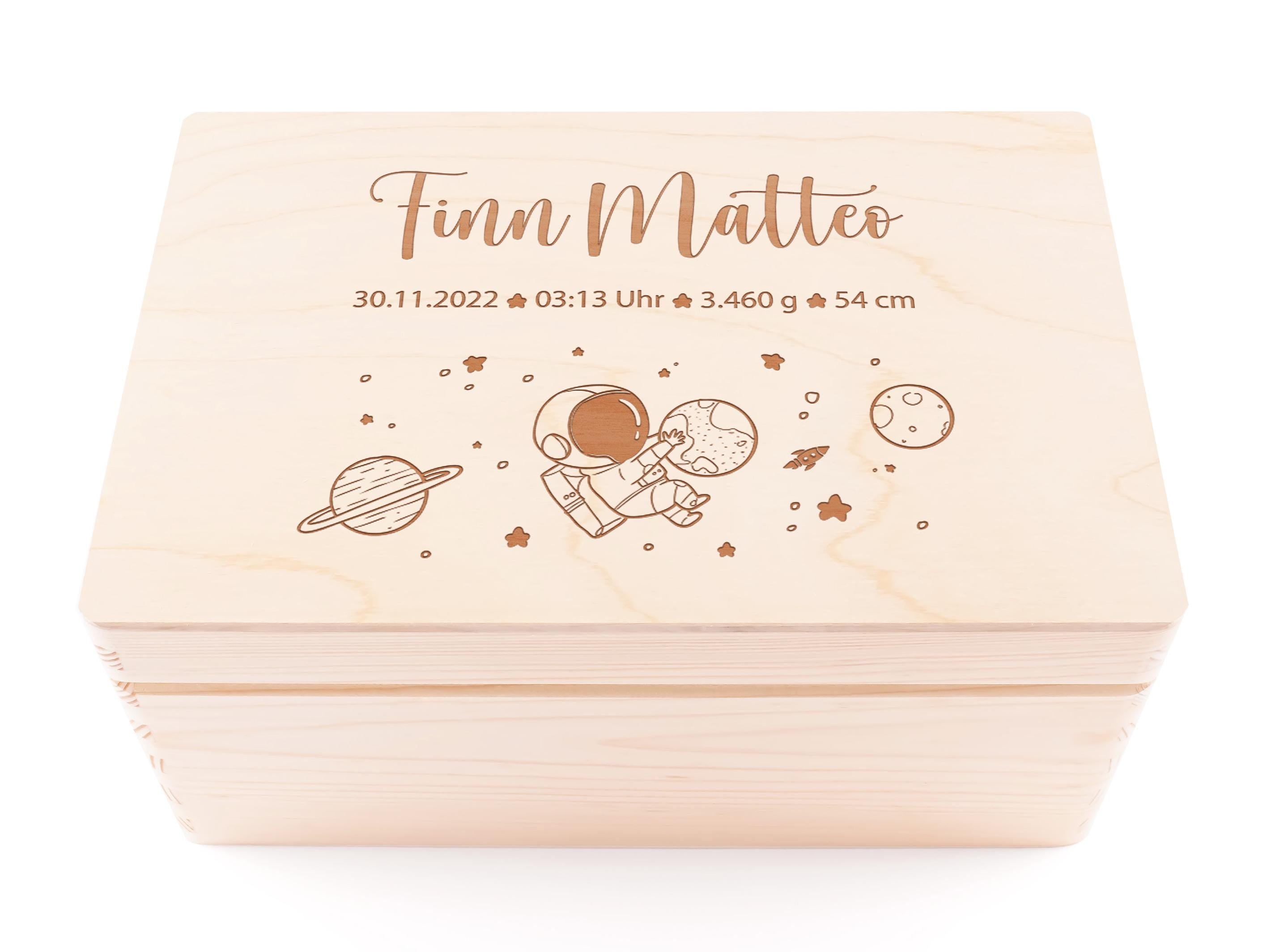 Erinnerungskiste Baby personalisiert Erinnerungsbox aus Holz Holzkiste mit Name, Astronaut & Geburtsdaten Geschenk zur Geburt