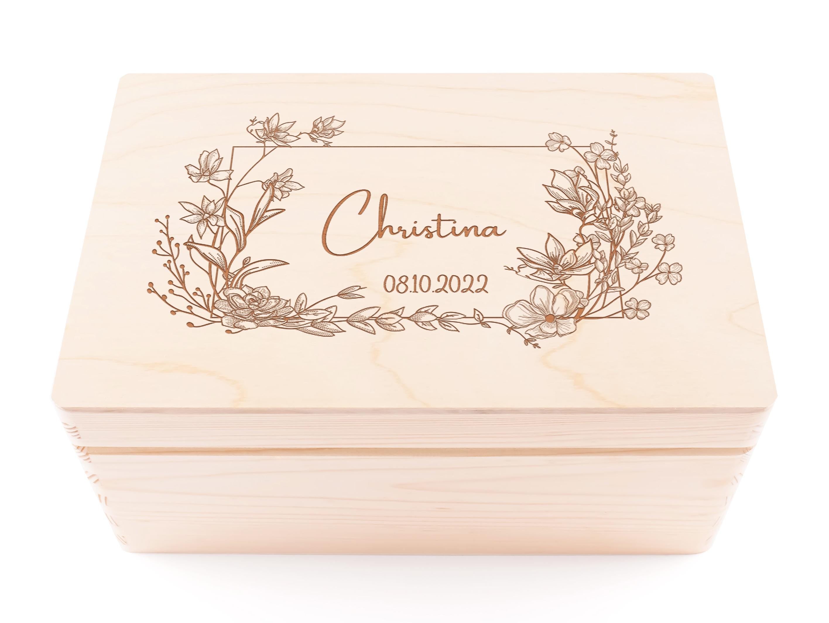 Erinnerungskiste Baby personalisiert aus Holz | Holzkiste mit Name "Blumenrahmen"  | Geschenk zur Geburt oder Taufe