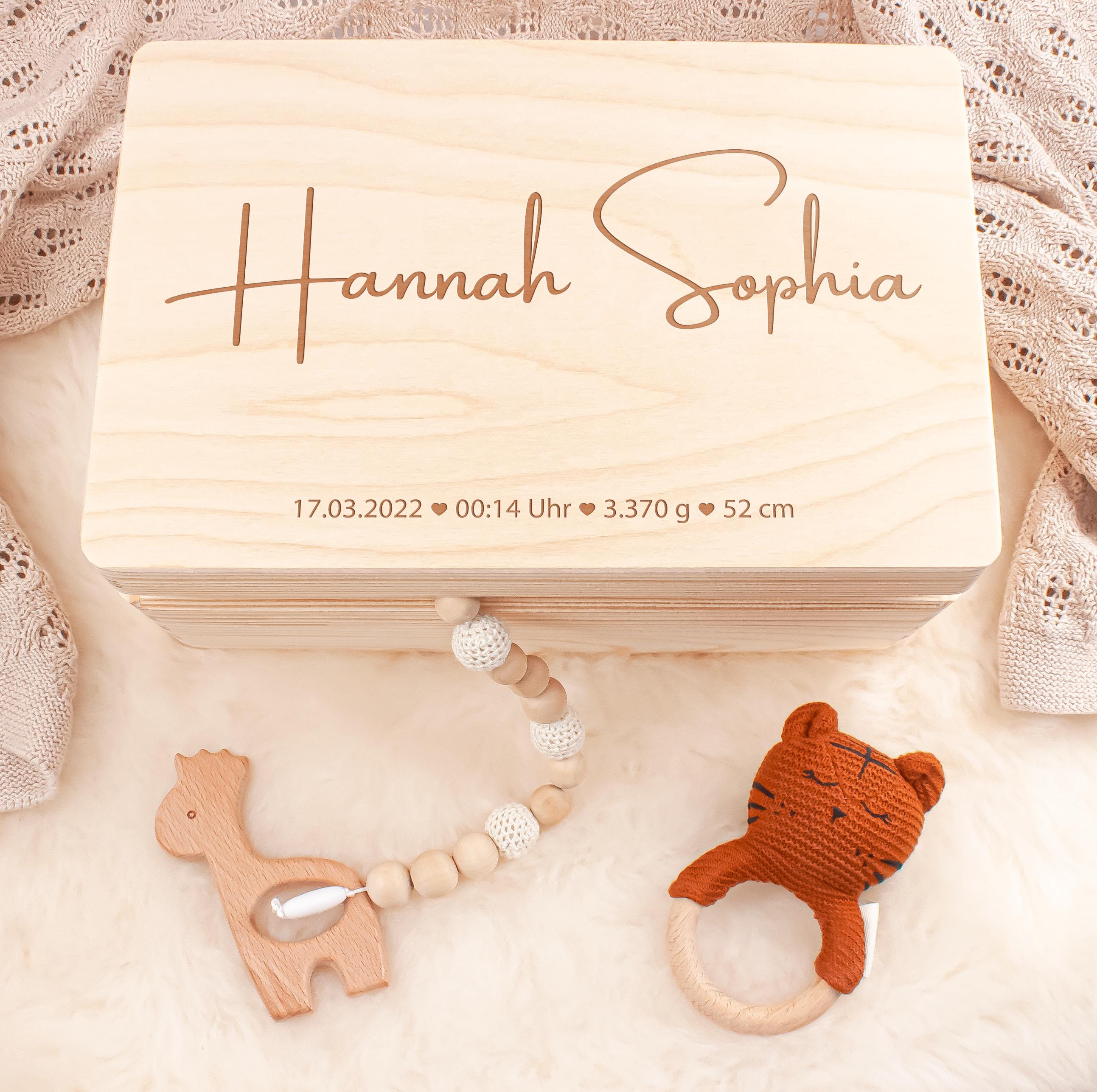 Personalisierte Baby Holz-Erinnerungsbox zur Geburt – Baby Namensbox mit Geburtsdaten – Geschenk zur Geburt oder Taufe