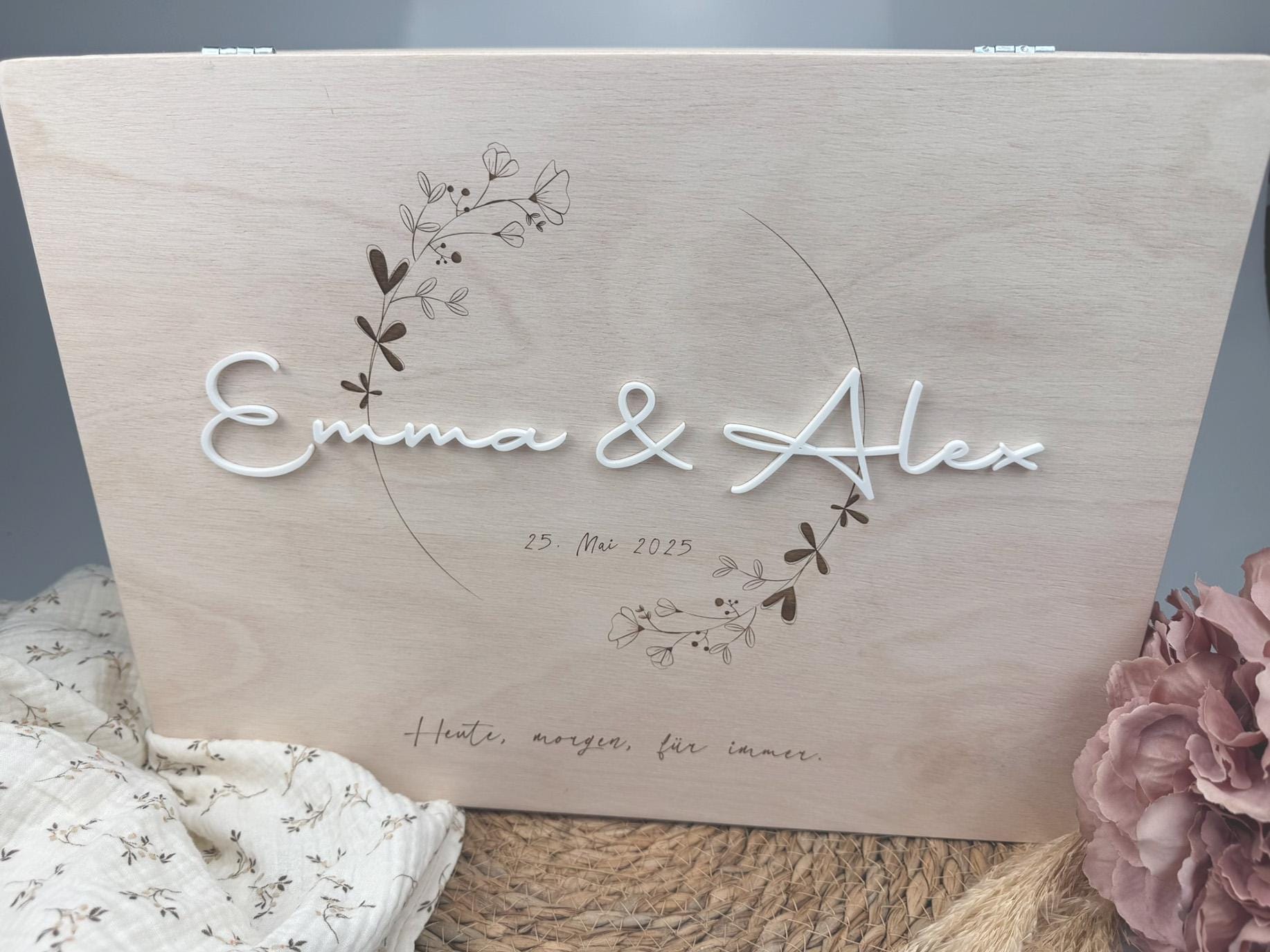 Holzbox personalisiert mit Namen Datum Erinnerungsbox Hochzeit Geschenk Verlobung Jahrestag Brautpaar