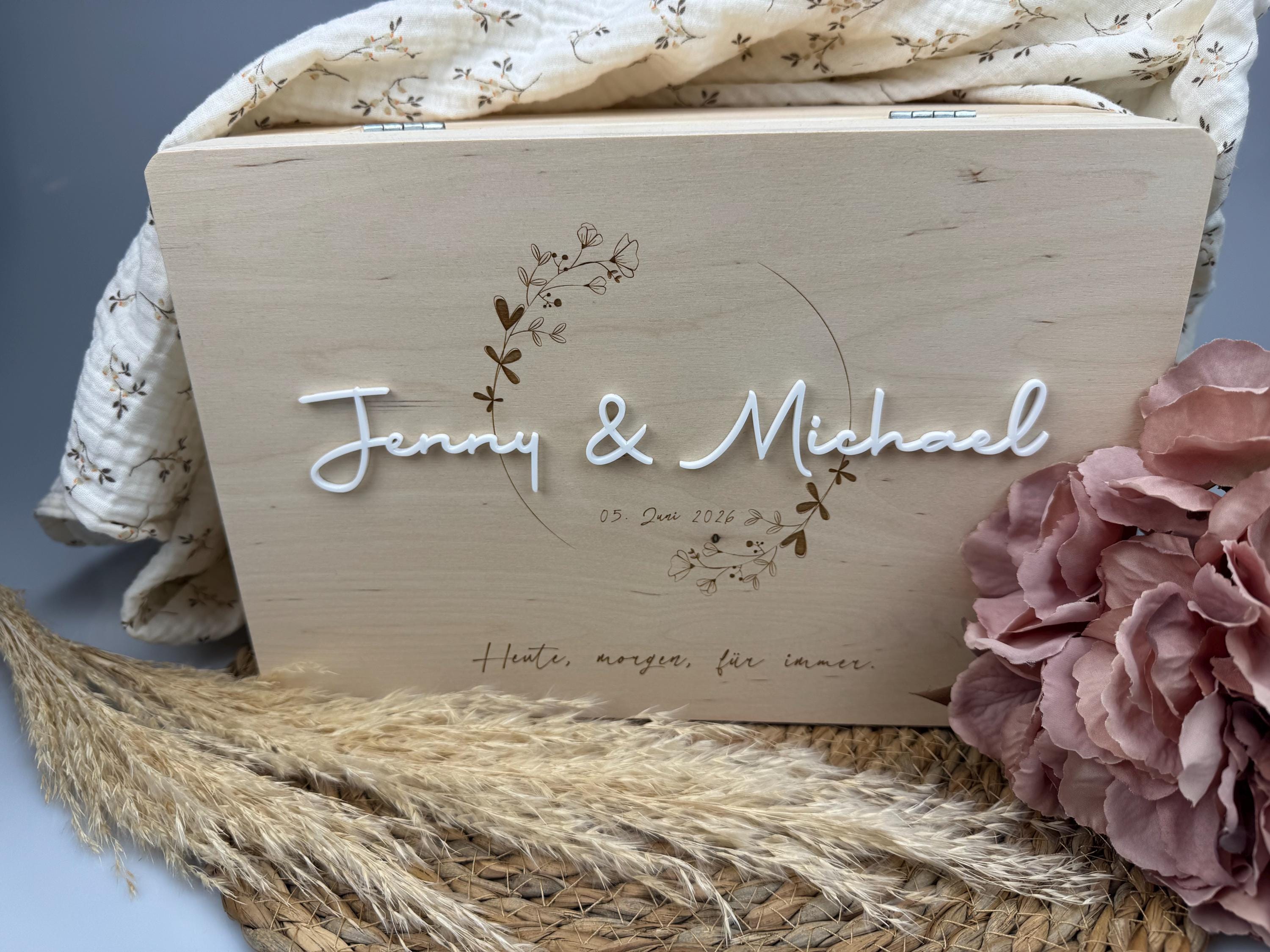 Holzbox personalisiert mit Namen Datum Erinnerungsbox Hochzeit Geschenk Verlobung Jahrestag Brautpaar