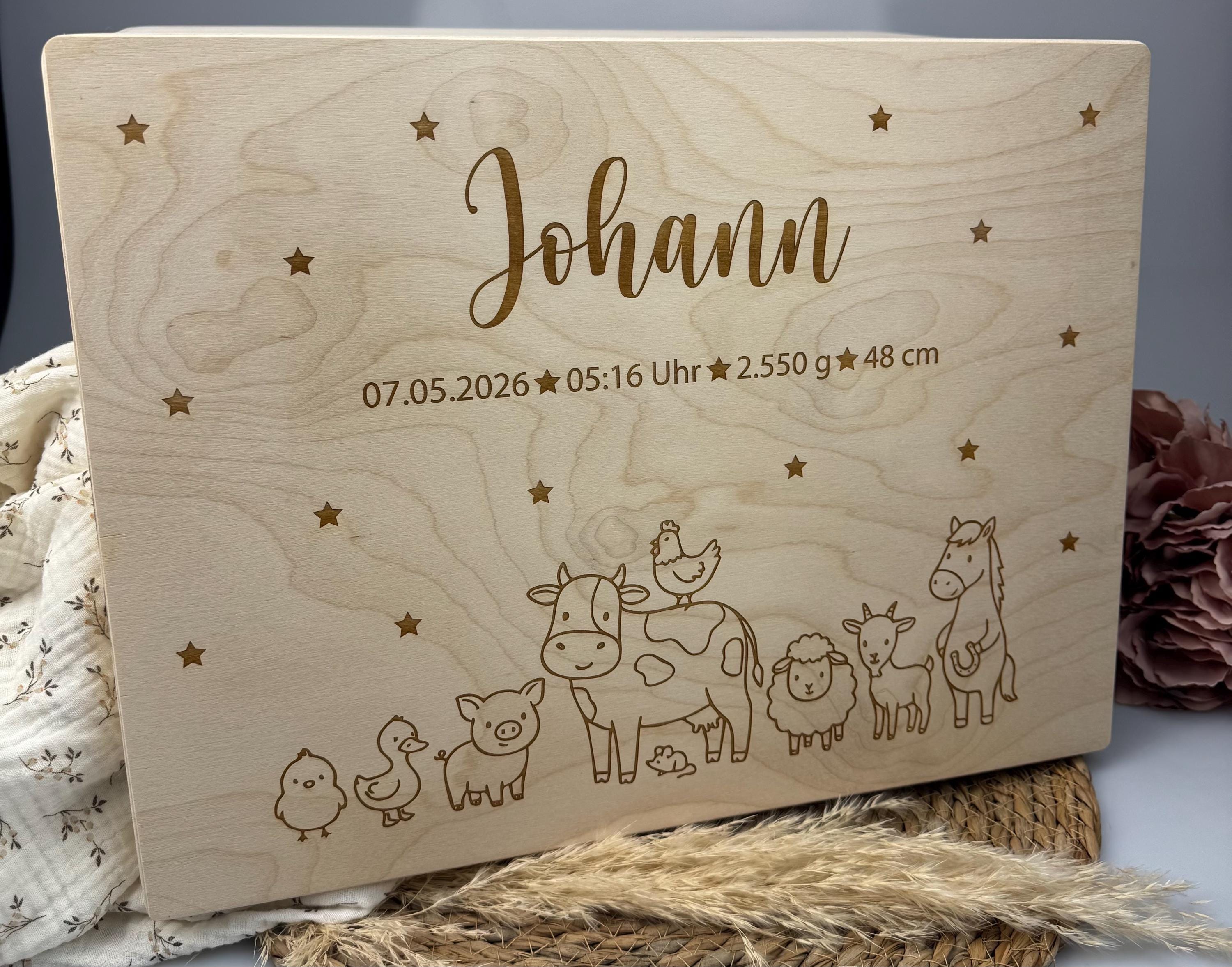 Erinnerungskiste Baby personalisiert aus Holz | Holzkiste mit Name, Herzchen Geburtsdaten Geschenk zur Geburt Bauernhof